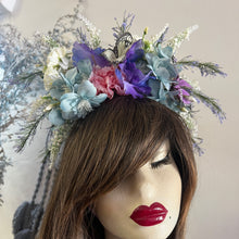 Load image into Gallery viewer, Mei Hua Flower Crown