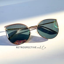 Load image into Gallery viewer, Taylor Catseye Sunglasses [Black/gold]
