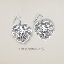 Load image into Gallery viewer, Delicate Monstera leaf earrings [Silver]
