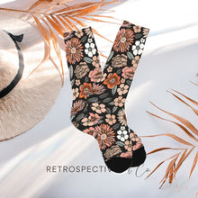 Load image into Gallery viewer, Retro Wallpaper print Socks [Peach/Black/Floral]

