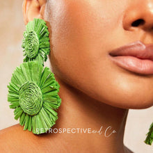 Load image into Gallery viewer, Beach Rattan disc Earrings [green]
