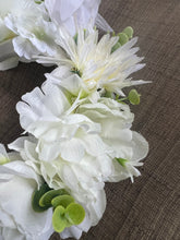 Load image into Gallery viewer, Blanca Flora Flower Crown
