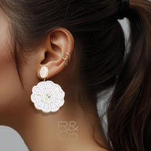 Load image into Gallery viewer, White Shelly Beaded Drop earrings [white]
