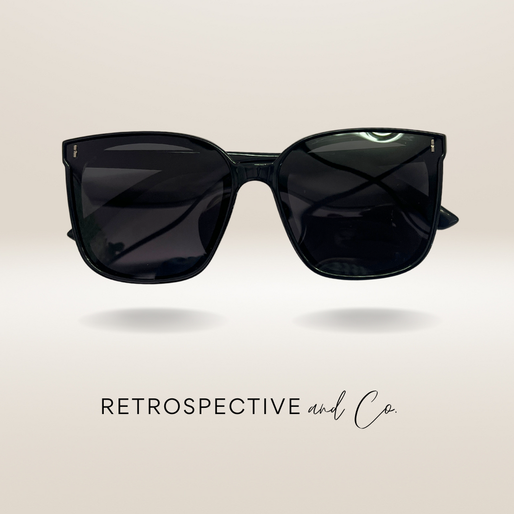 Emery Oversized Sunglasses [Black)