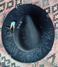 Load image into Gallery viewer, Paloma vintage Botanical Fedora [Black]
