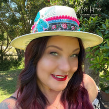Load image into Gallery viewer, Libellula dragonfly Panama Hat [cream]
