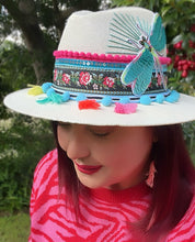 Load image into Gallery viewer, Libellula dragonfly Panama Hat [cream]
