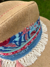 Load image into Gallery viewer, Rosada blush flamingo Panama Hat [sand]
