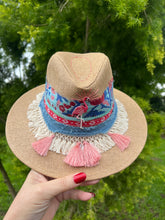 Load image into Gallery viewer, Rosada blush flamingo Panama Hat [sand]
