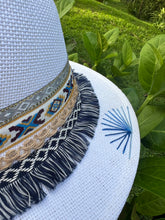 Load image into Gallery viewer, Helios Sunflower panama Panama Hat [white]
