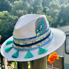 Load image into Gallery viewer, Morgan Coastal Panama Hat [white]
