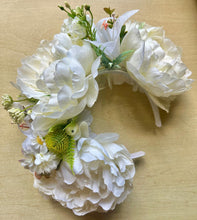 Load image into Gallery viewer, Blanca Flora Flower Crown [Large]
