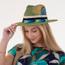 Load image into Gallery viewer, Coatlicue Peacock Panama Hat [green/gold]

