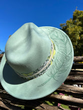 Load image into Gallery viewer, Kaye Feather Fedora [Mint]
