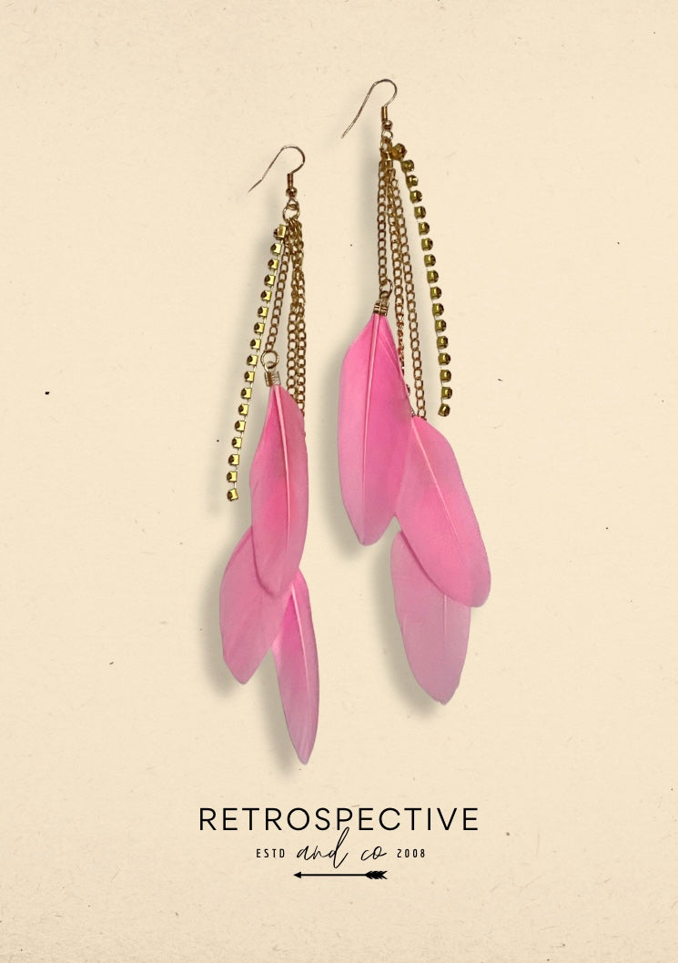 Isolde Festival Feather Earrings [pink]