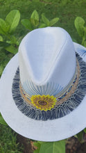 Load and play video in Gallery viewer, Helios Sunflower panama Panama Hat [white]
