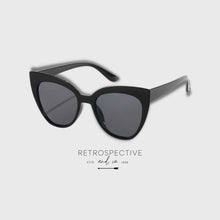 Load image into Gallery viewer, Isla Cat Eye Sunglasses [Black]
