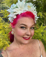 Load image into Gallery viewer, White Flower Crown
