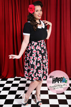 Load image into Gallery viewer, Comic Book Heart Pleat Skirt: Small
