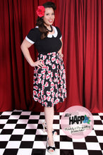 Load image into Gallery viewer, Comic Book Heart Pleat Skirt: Small
